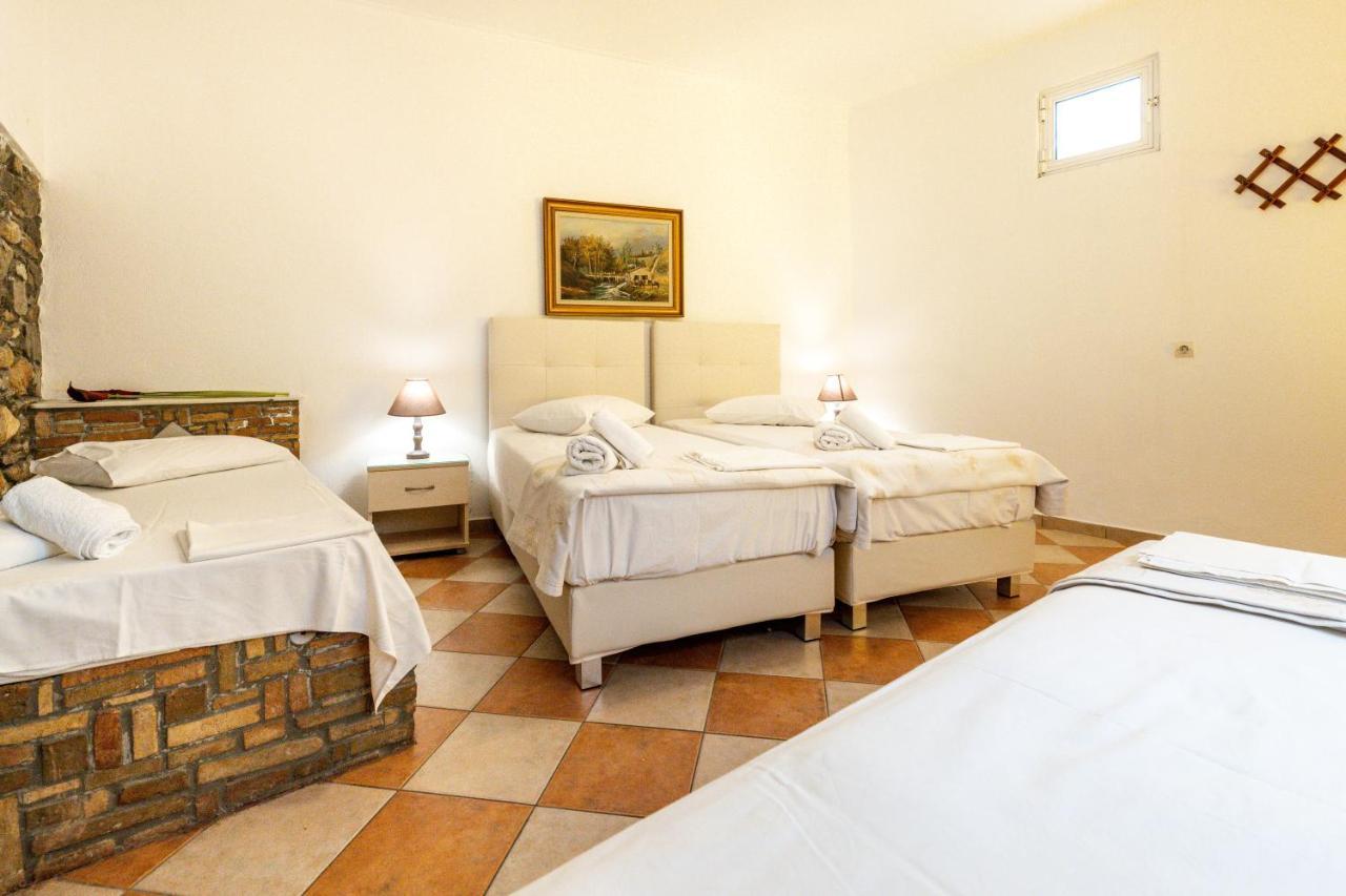 Town House For 6-16 With Ac Villa Parikia  Exterior photo